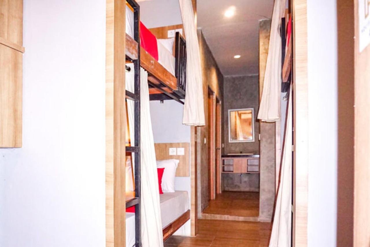 Reddoorz Hostel Near Ngurah Rai Airport Kuta Кута Экстерьер фото