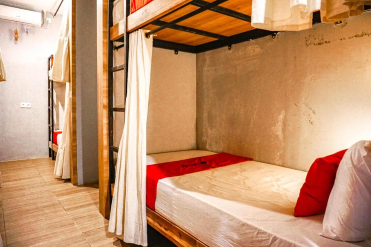 Reddoorz Hostel Near Ngurah Rai Airport Kuta Кута Экстерьер фото