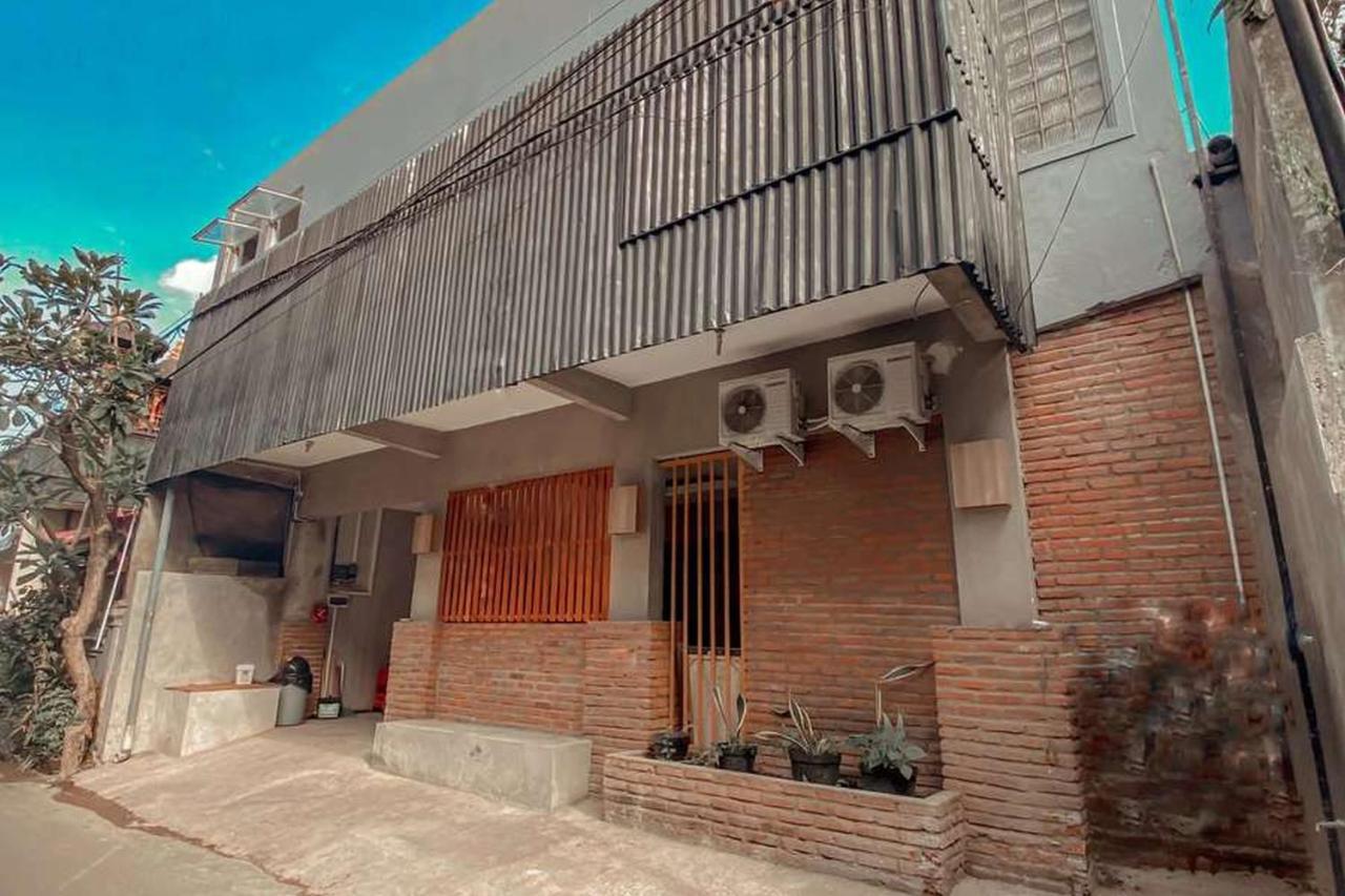 Reddoorz Hostel Near Ngurah Rai Airport Kuta Кута Экстерьер фото