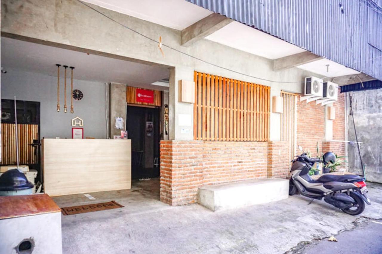 Reddoorz Hostel Near Ngurah Rai Airport Kuta Кута Экстерьер фото